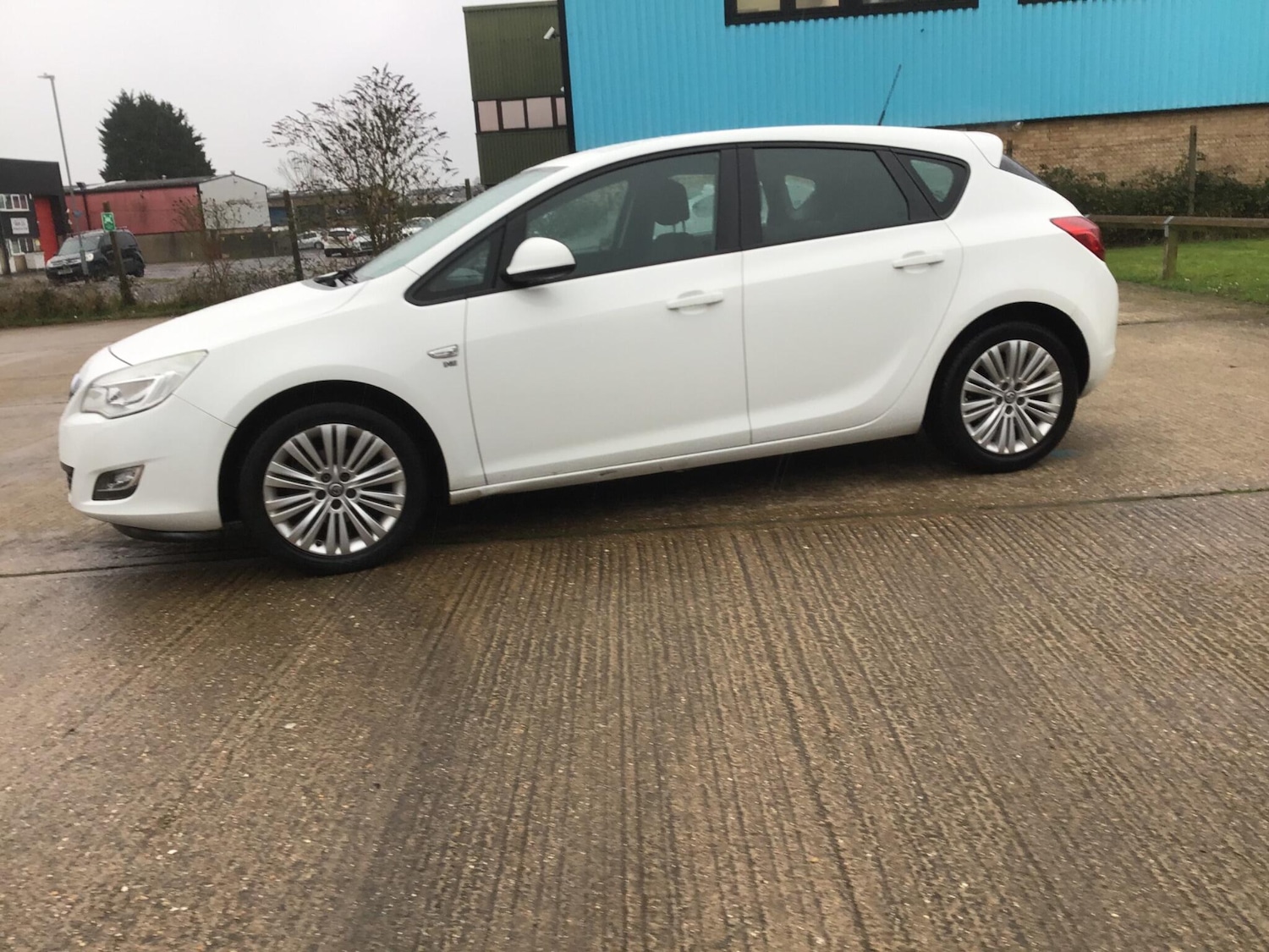 Used Vauxhall Astra 2011 for sale - 77892259: Photo 18