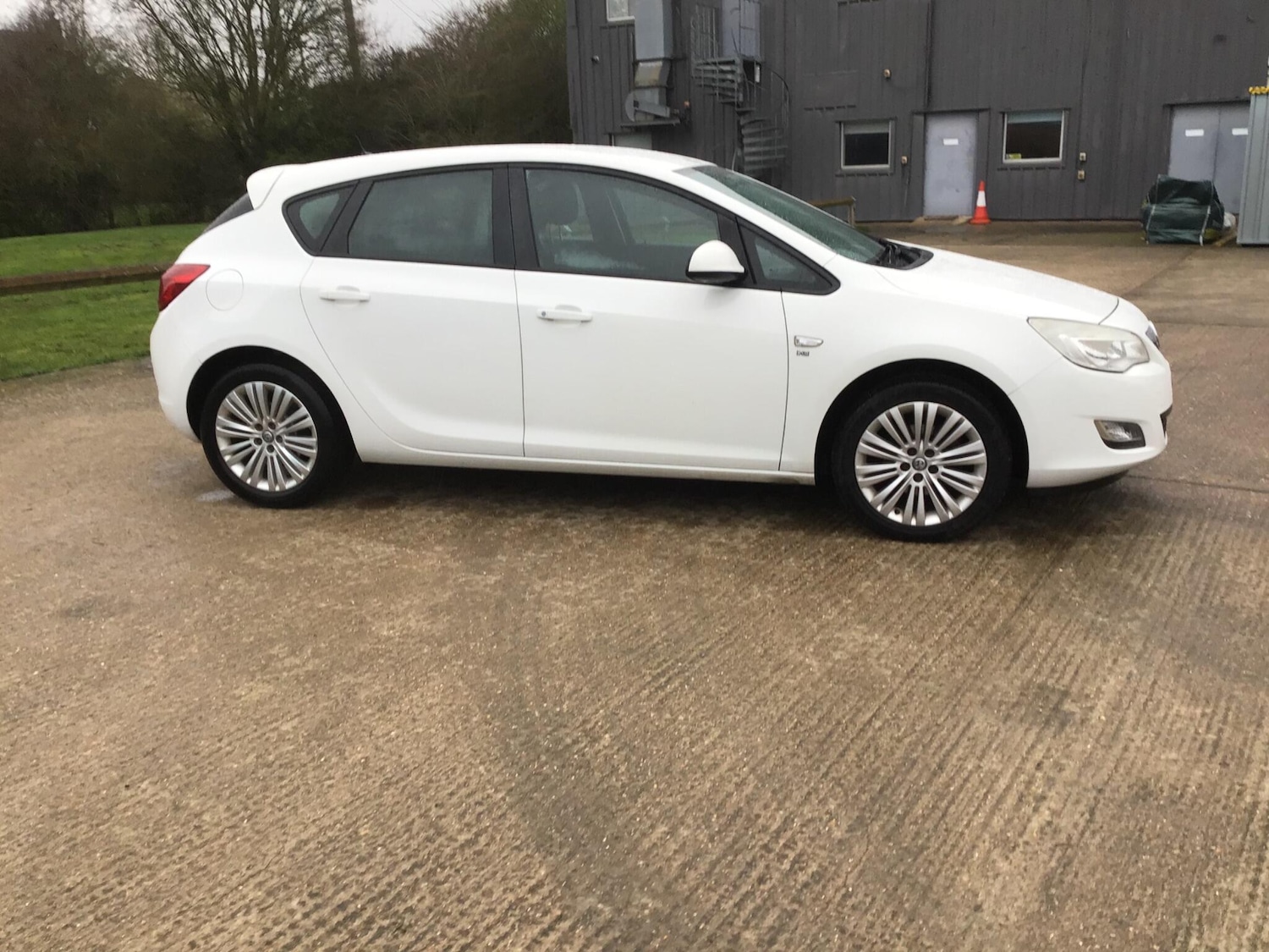 Used Vauxhall Astra 2011 for sale - 77892259: Photo 27