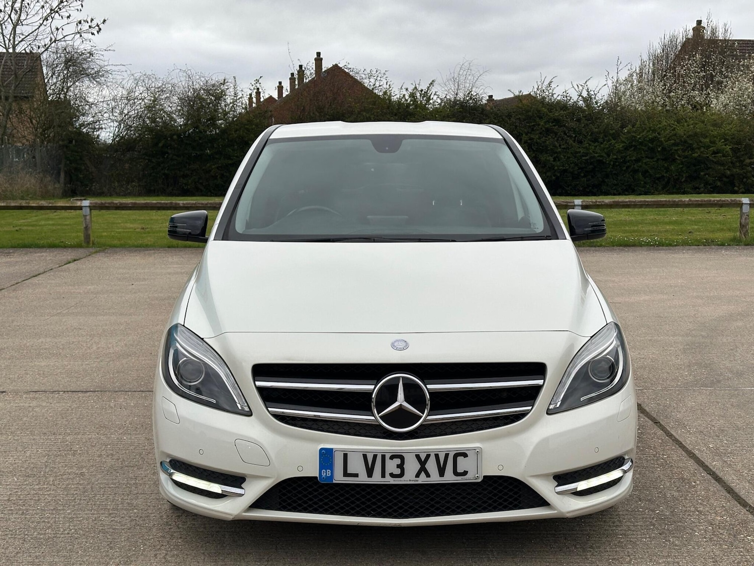 Used Mercedes-Benz B Class 2013 for sale - 78007429: Photo 2