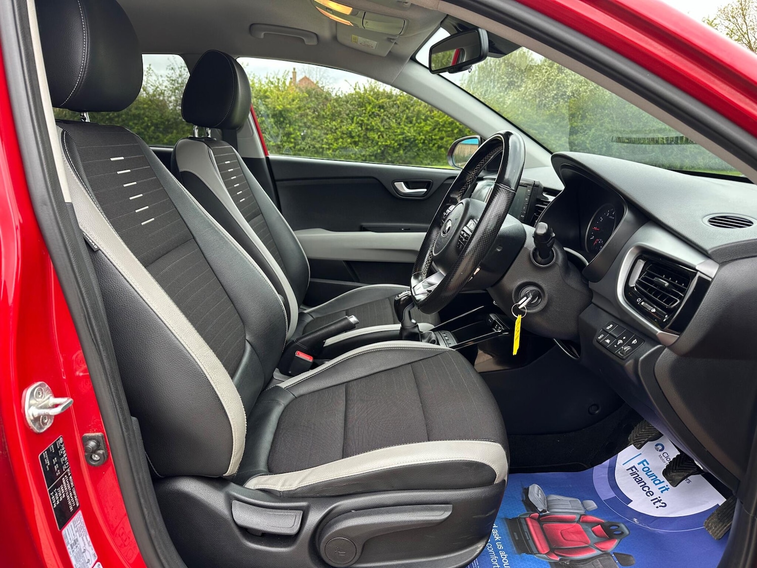 Used Kia Stonic for sale - 78127677: Photo 31