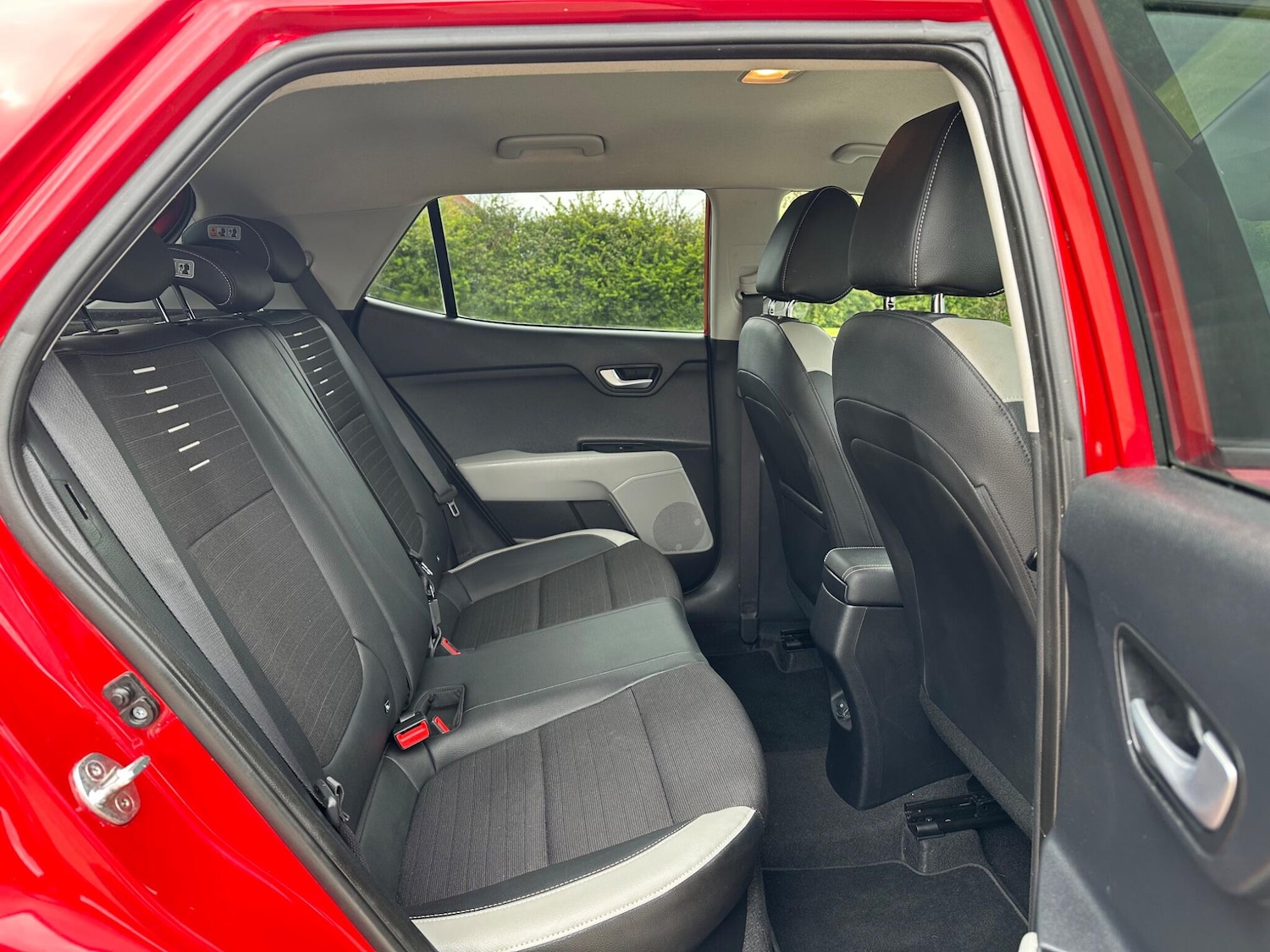 Used Kia Stonic for sale - 78127677: Photo 33