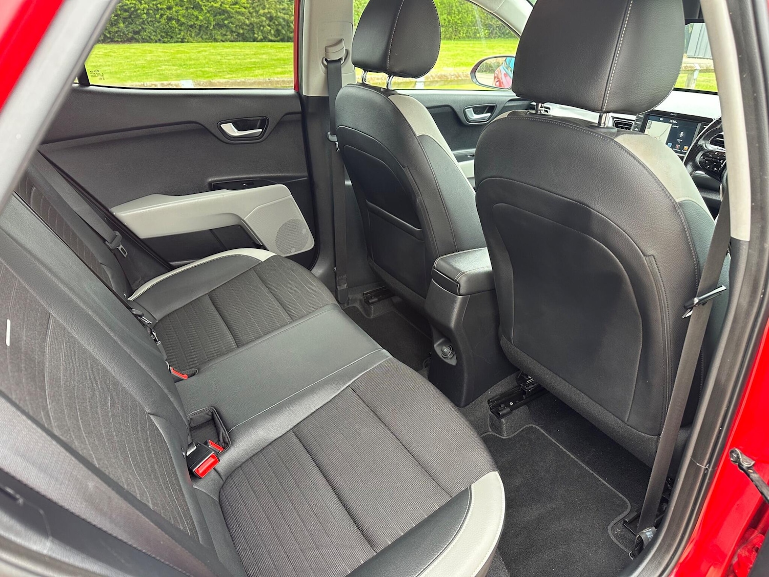 Used Kia Stonic for sale - 78127677: Photo 35