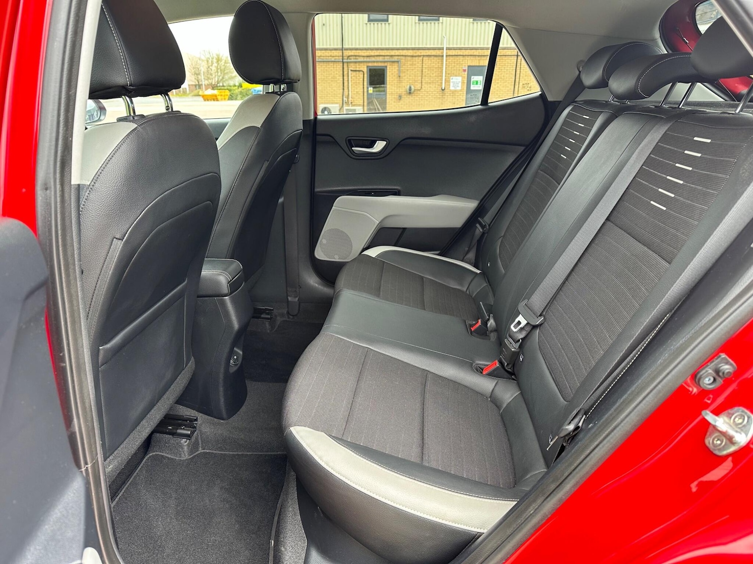 Used Kia Stonic for sale - 78127677: Photo 37