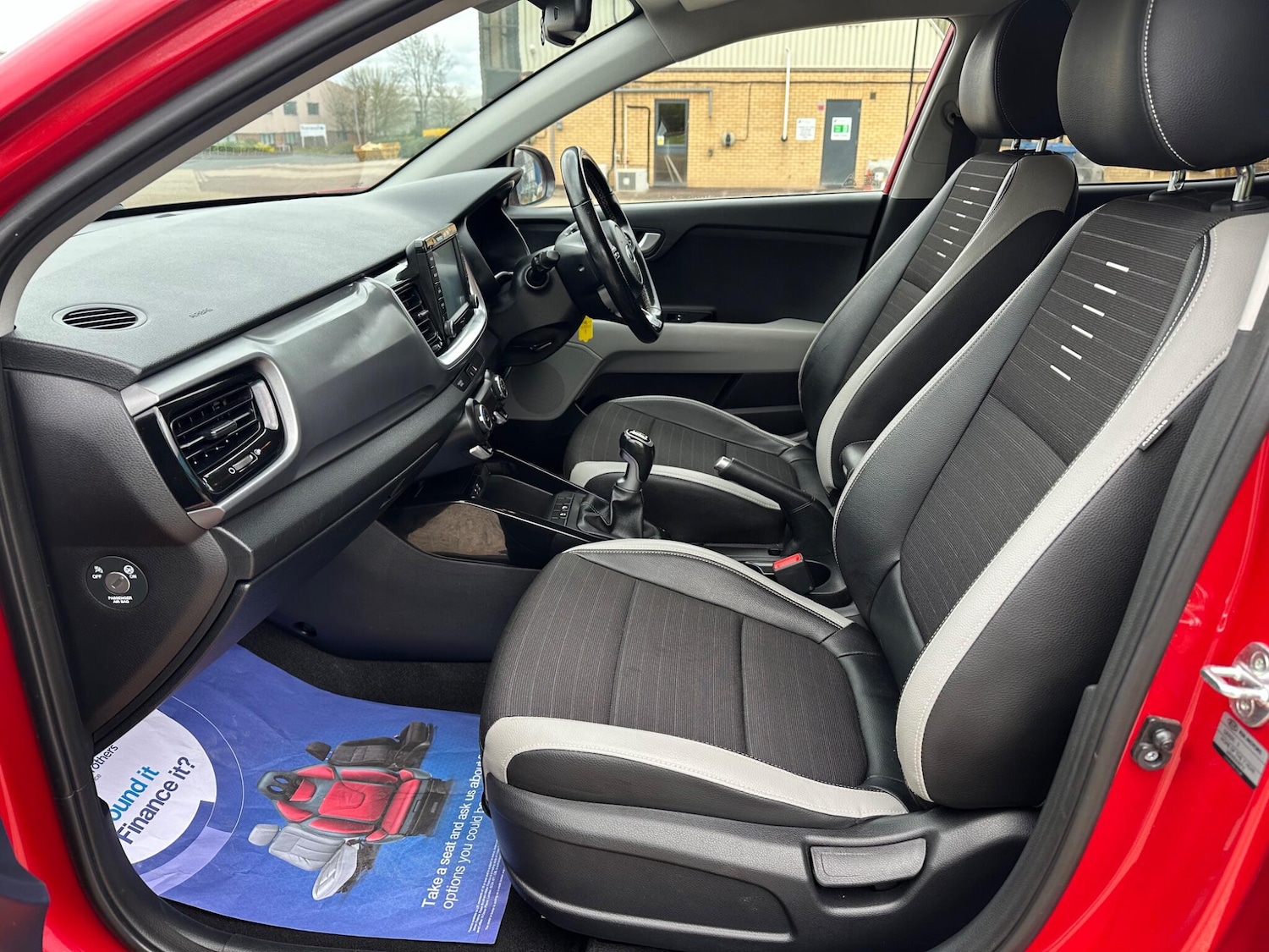 Used Kia Stonic for sale - 78127677: Photo 43