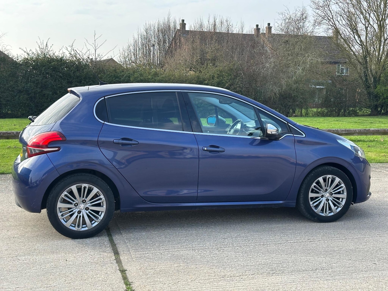 Used Peugeot 208 for sale - 77809081: Photo 23