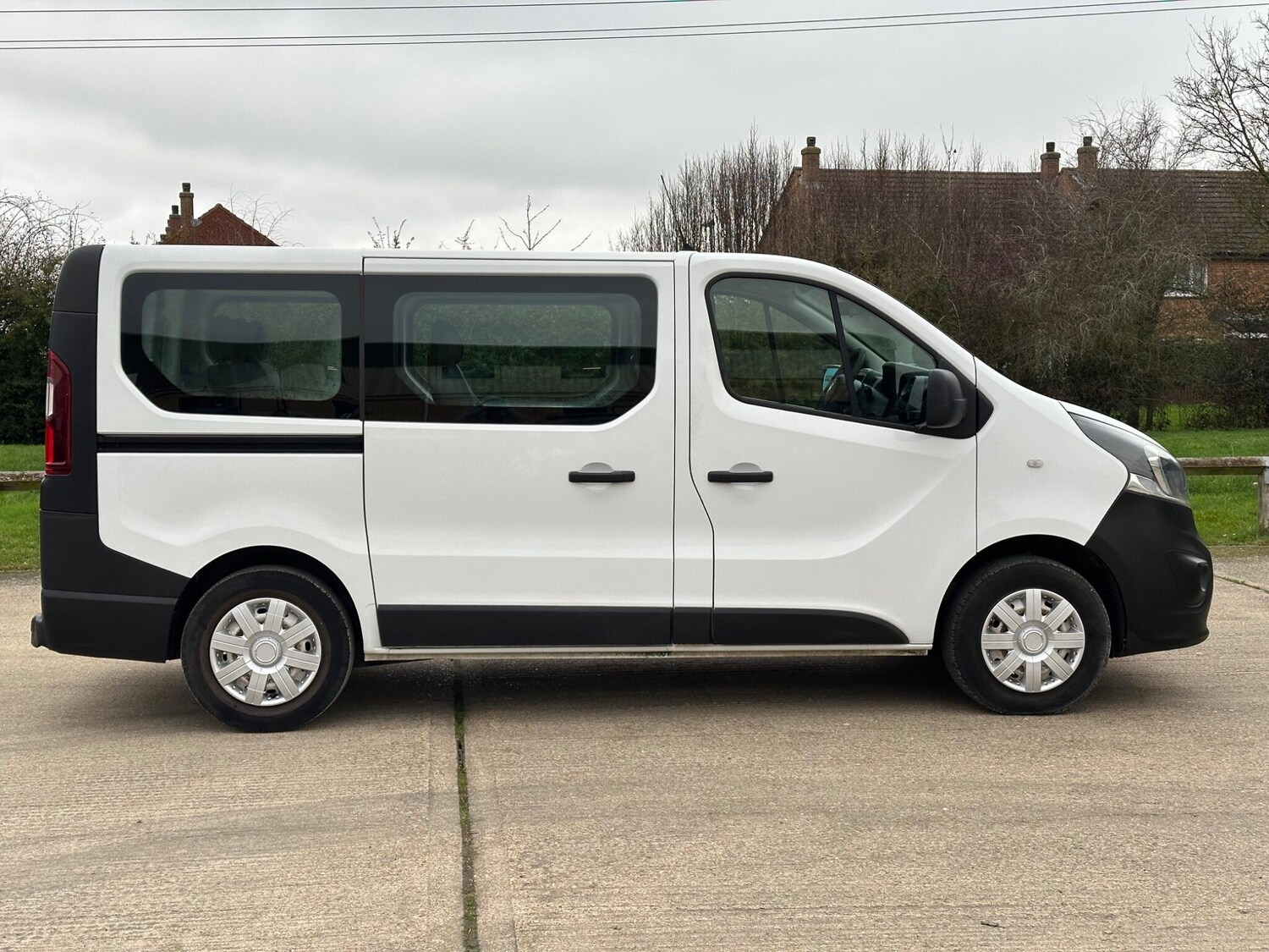 Used Vauxhall Vivaro 2015 for sale - 77613807: Photo 8
