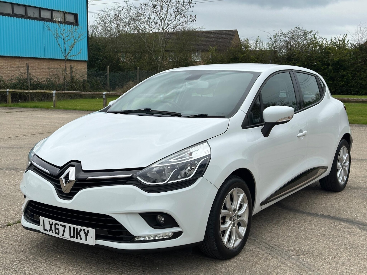 Used Renault Clio 2017 for sale - 78086635: Photo 11
