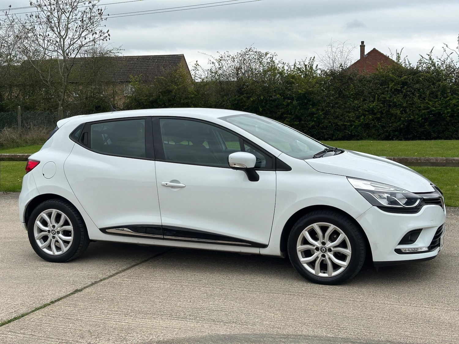 Used Renault Clio 2017 for sale - 78086635: Photo 18
