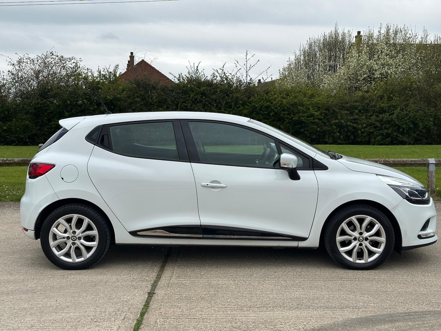 Used Renault Clio 2017 for sale - 78086635: Photo 19