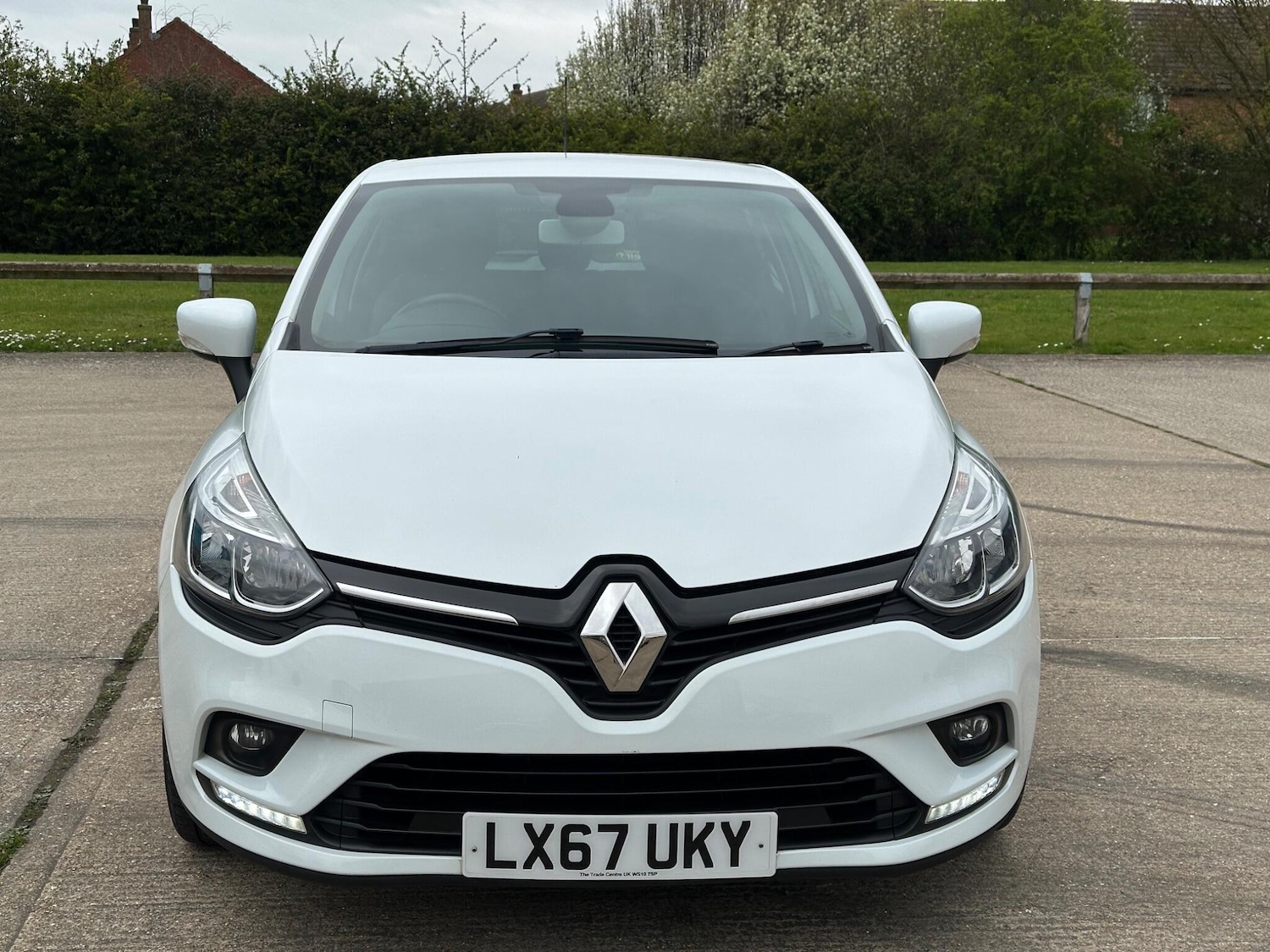 Used Renault Clio 2017 for sale - 78086635: Photo 2