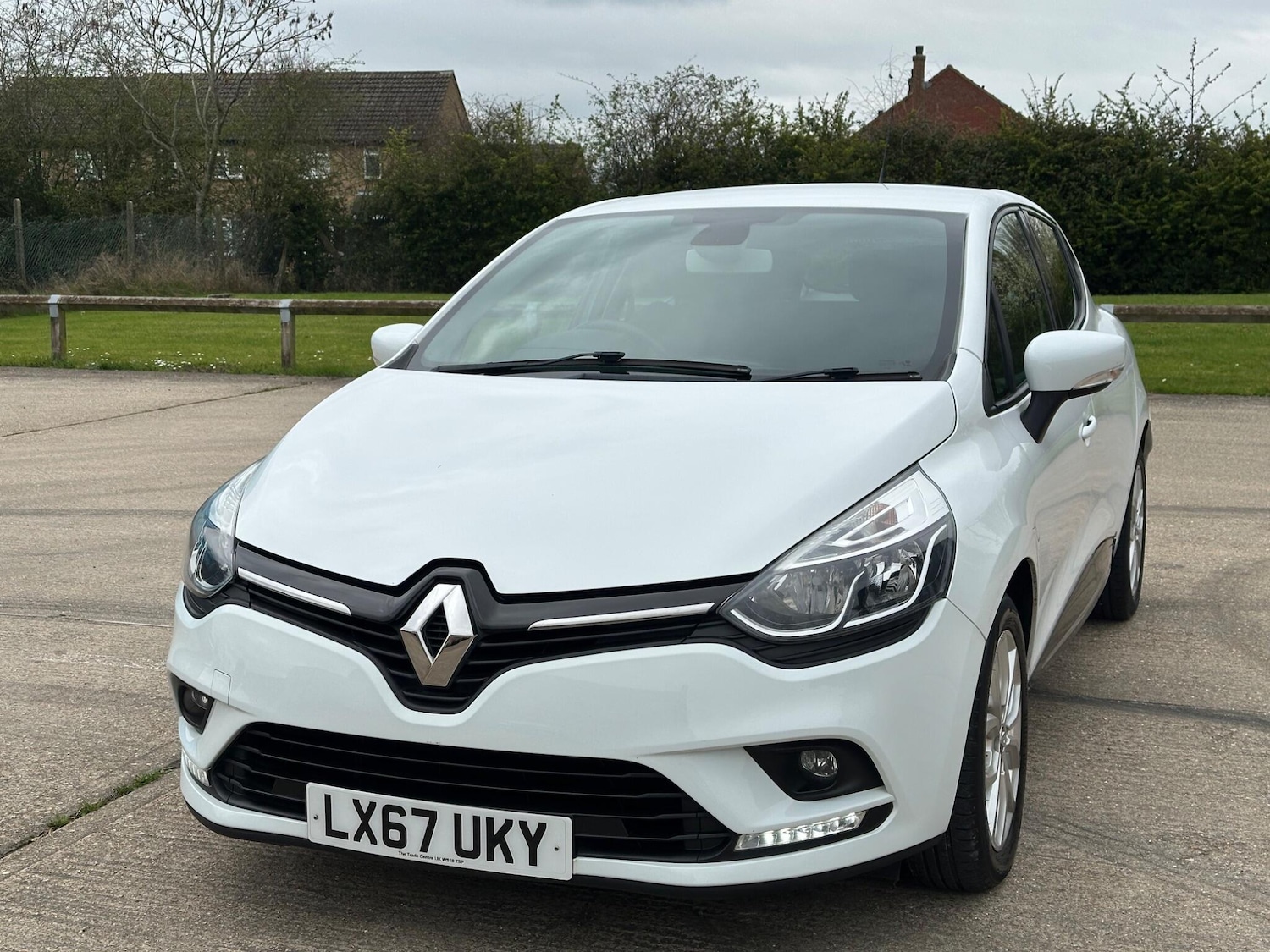 Used Renault Clio 2017 for sale - 78086635: Photo 3