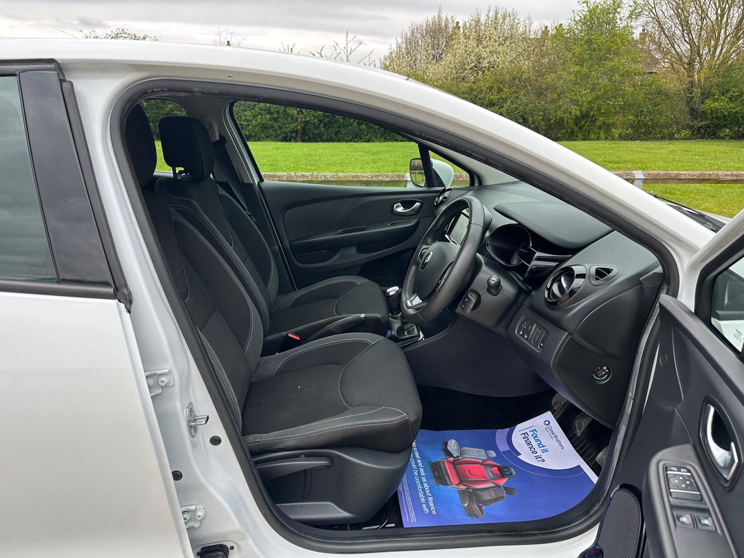 Used Renault Clio 2017 for sale - 78086635: Photo 33