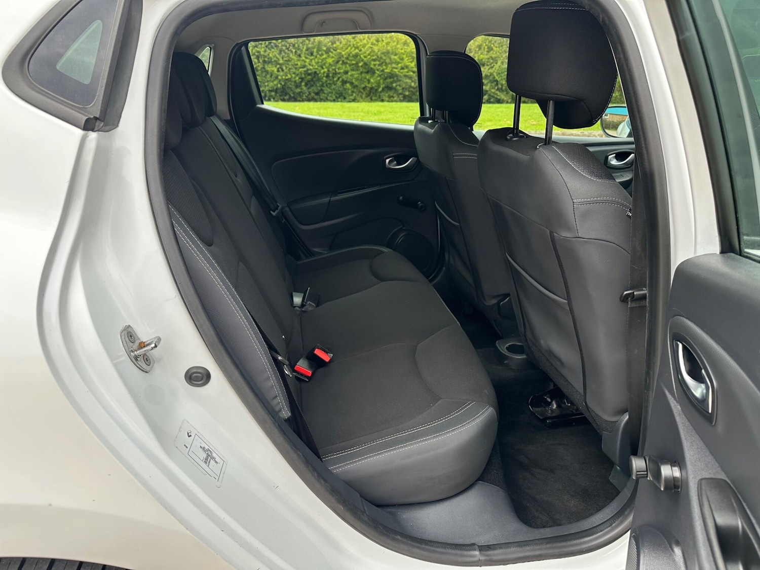 Used Renault Clio 2017 for sale - 78086635: Photo 37