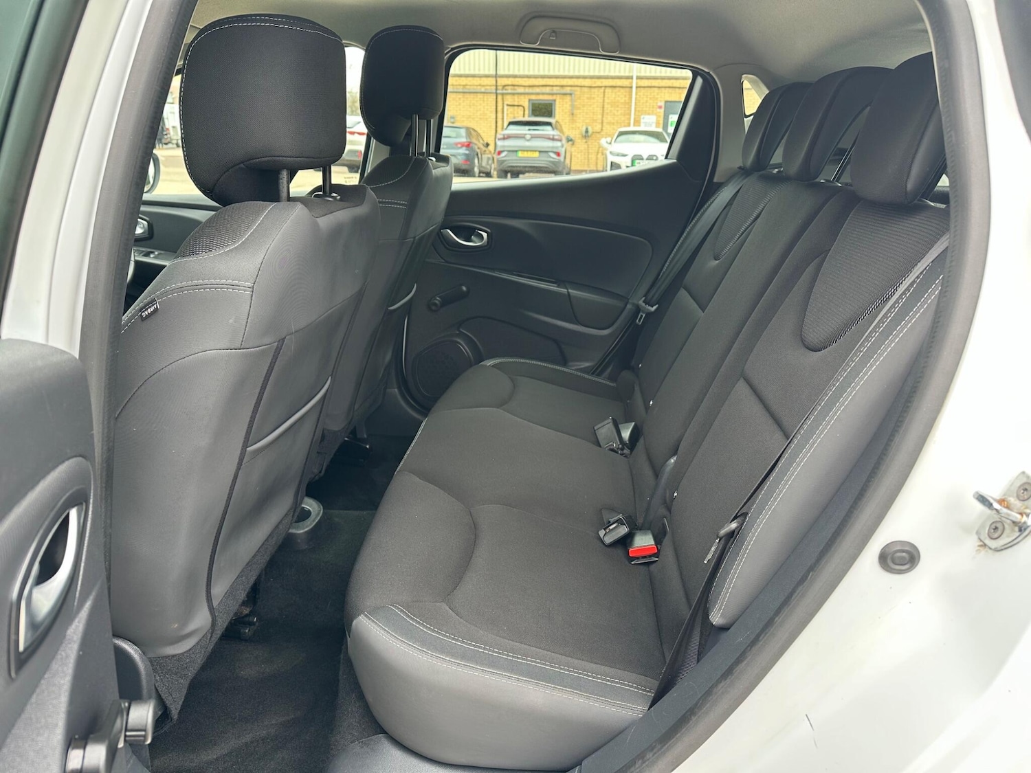 Used Renault Clio 2017 for sale - 78086635: Photo 41