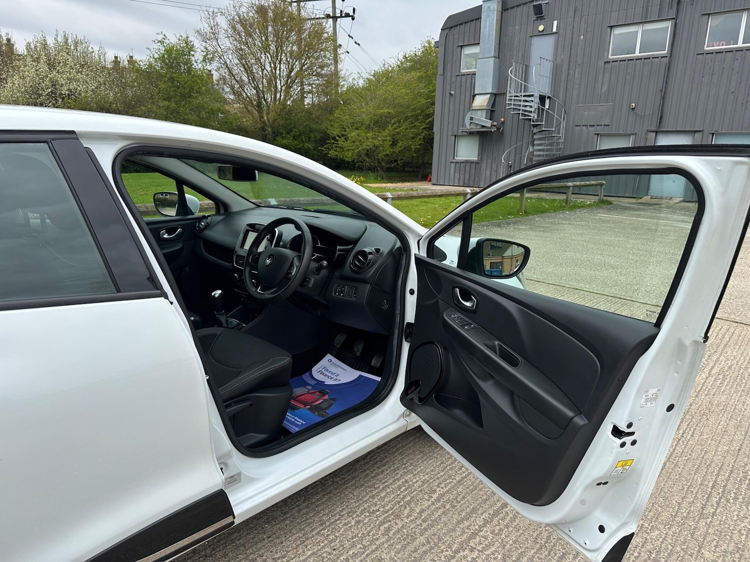 Used Renault Clio 2017 for sale - 78086635: Photo 42