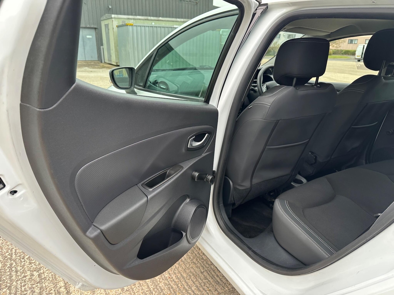 Used Renault Clio 2017 for sale - 78086635: Photo 45