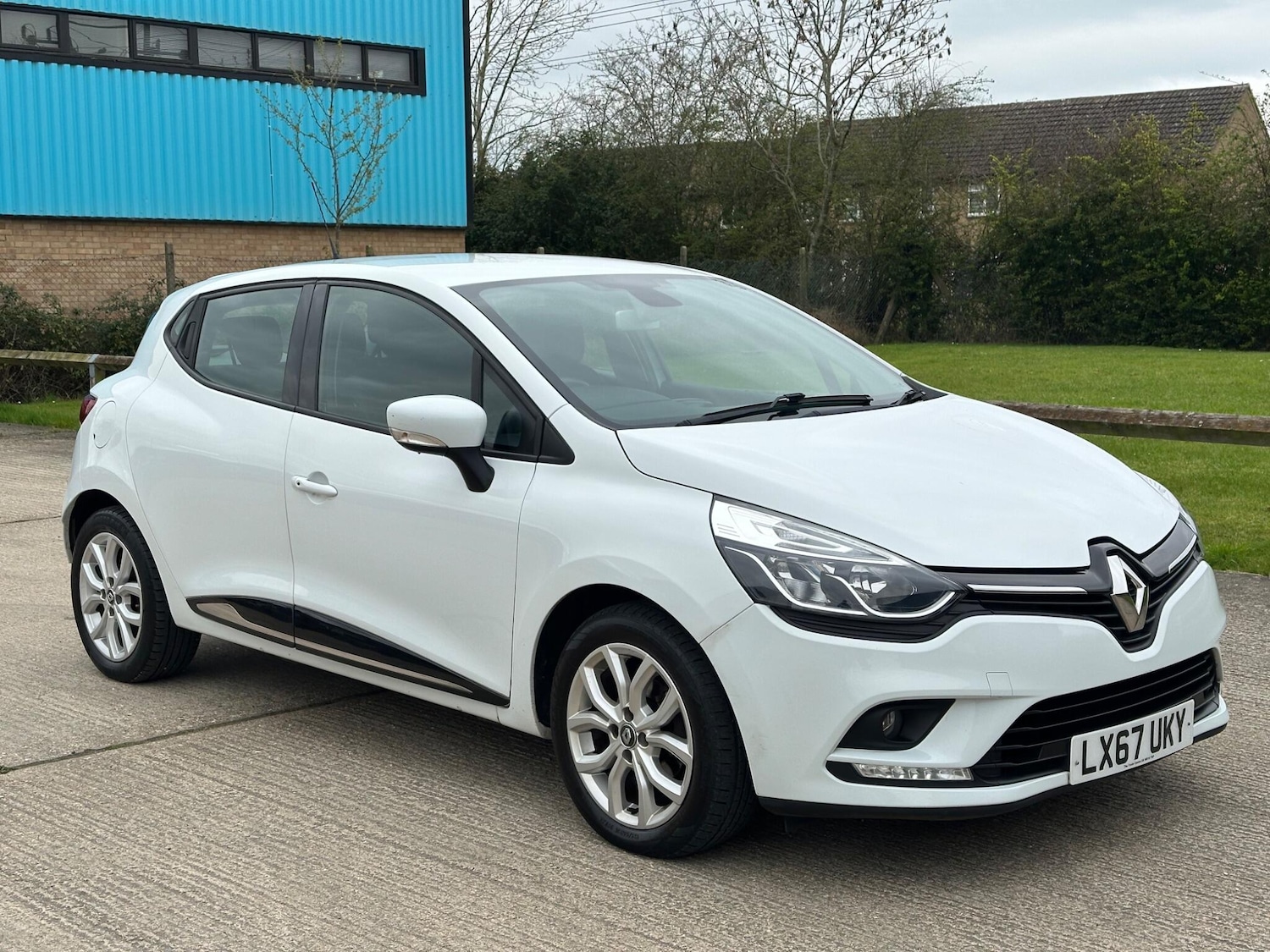 Used Renault Clio 2017 for sale - 78086635: Photo 6