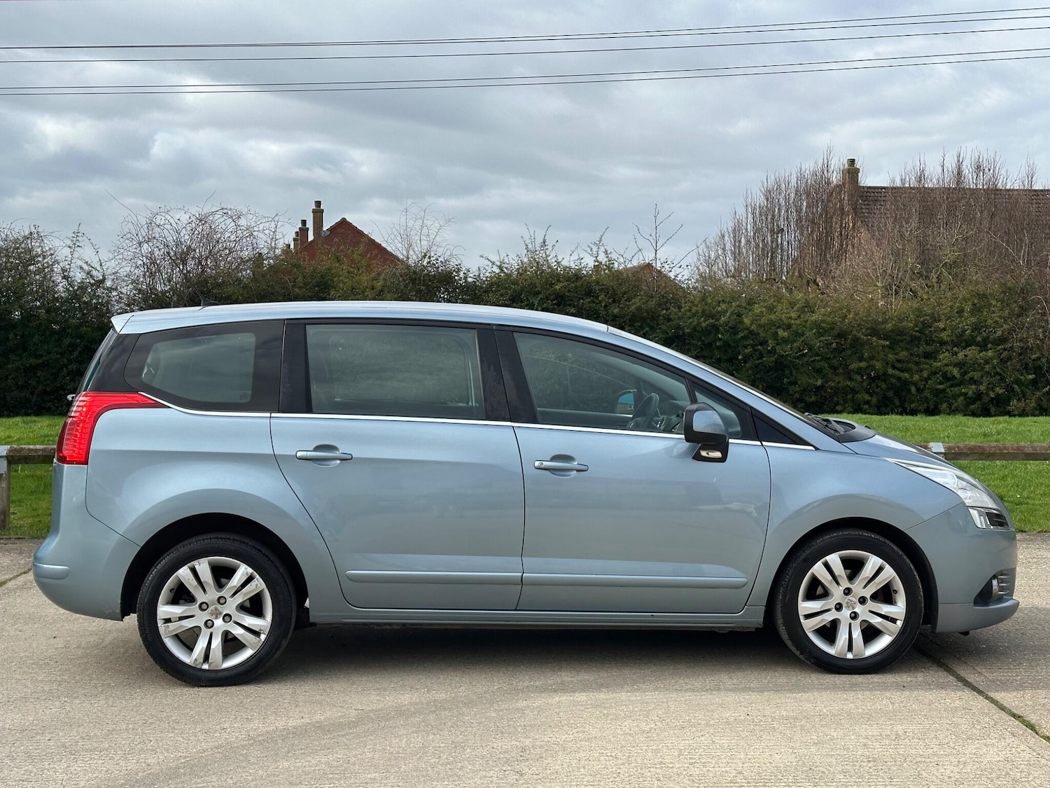 Used Peugeot 5008 2012 for sale - 77647129: Photo 11