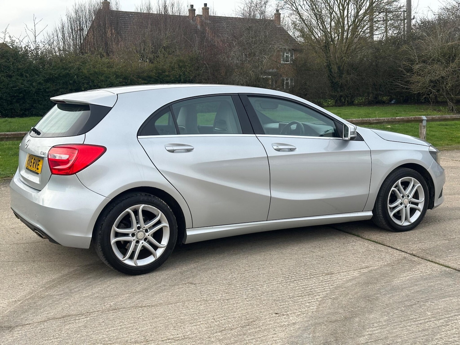 Used Mercedes-Benz A-Class 2015 for sale - 77612601: Photo 16