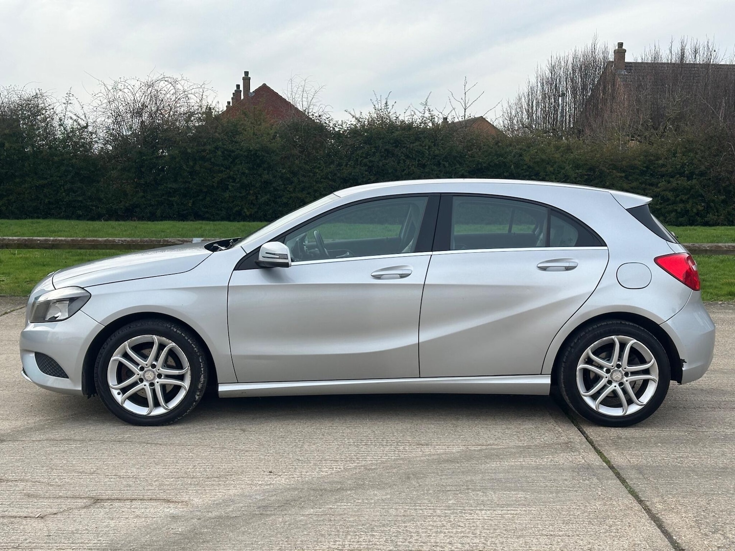 Used Mercedes-Benz A-Class 2015 for sale - 77612601: Photo 9