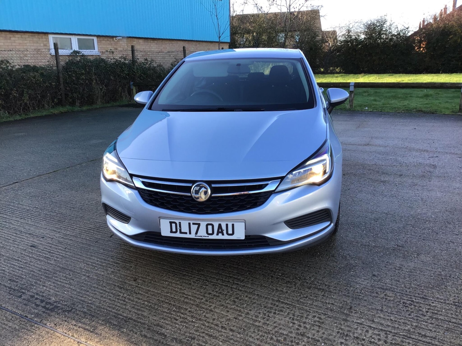 Used Vauxhall Astra 2017 for sale - 77613804: Photo 2