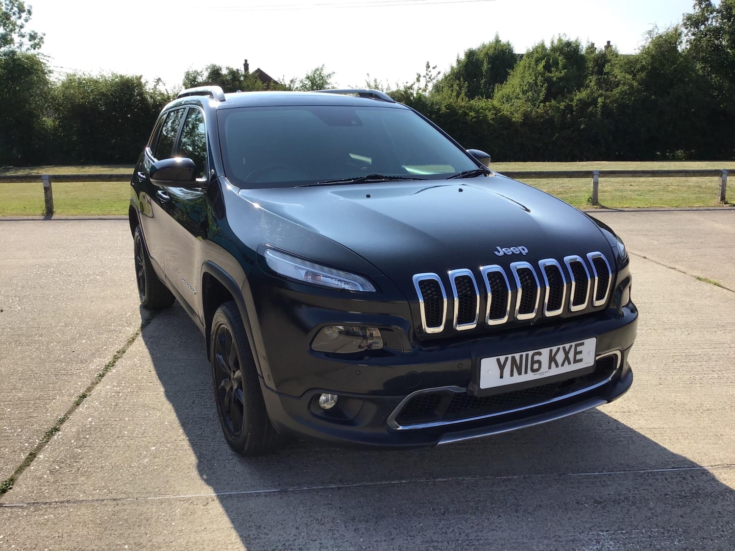 Used Jeep Cherokee 2016 for sale - 77613793: Photo 2