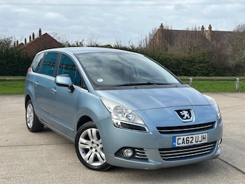Used Peugeot 5008 2012 for sale - 79389623: Photo