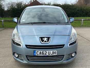 Used Peugeot 5008 2012 for sale - 79389623: Photo