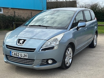 Used Peugeot 5008 2012 for sale - 79389623: Photo