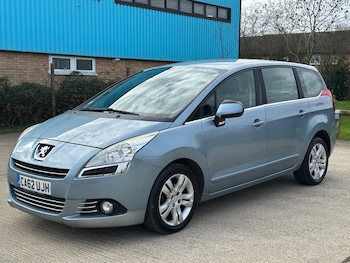 Used Peugeot 5008 2012 for sale - 79389623: Photo