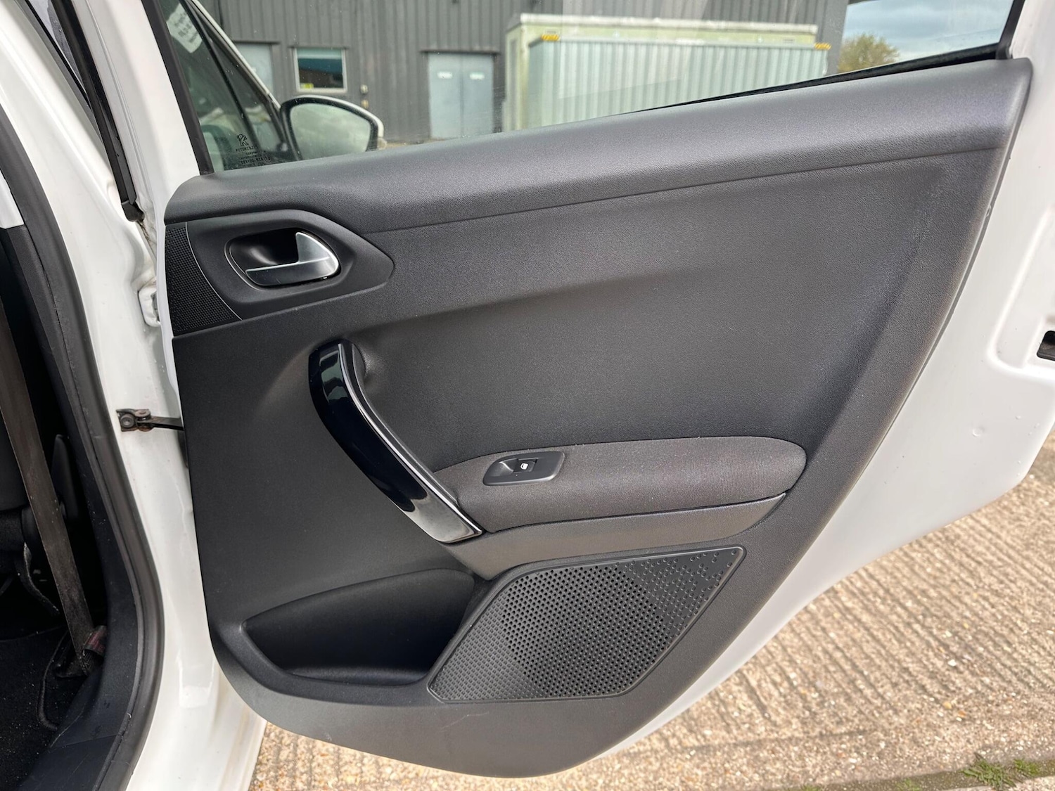 Used Peugeot 208 for sale - 78127904: Photo 38