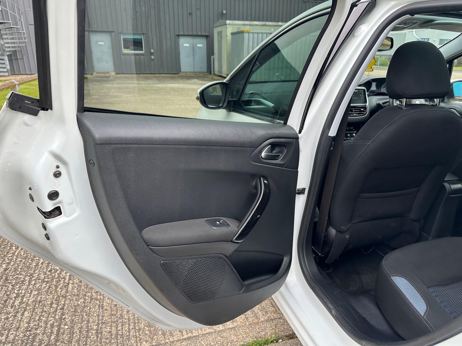 Used Peugeot 208 for sale - 78127904: Photo 39