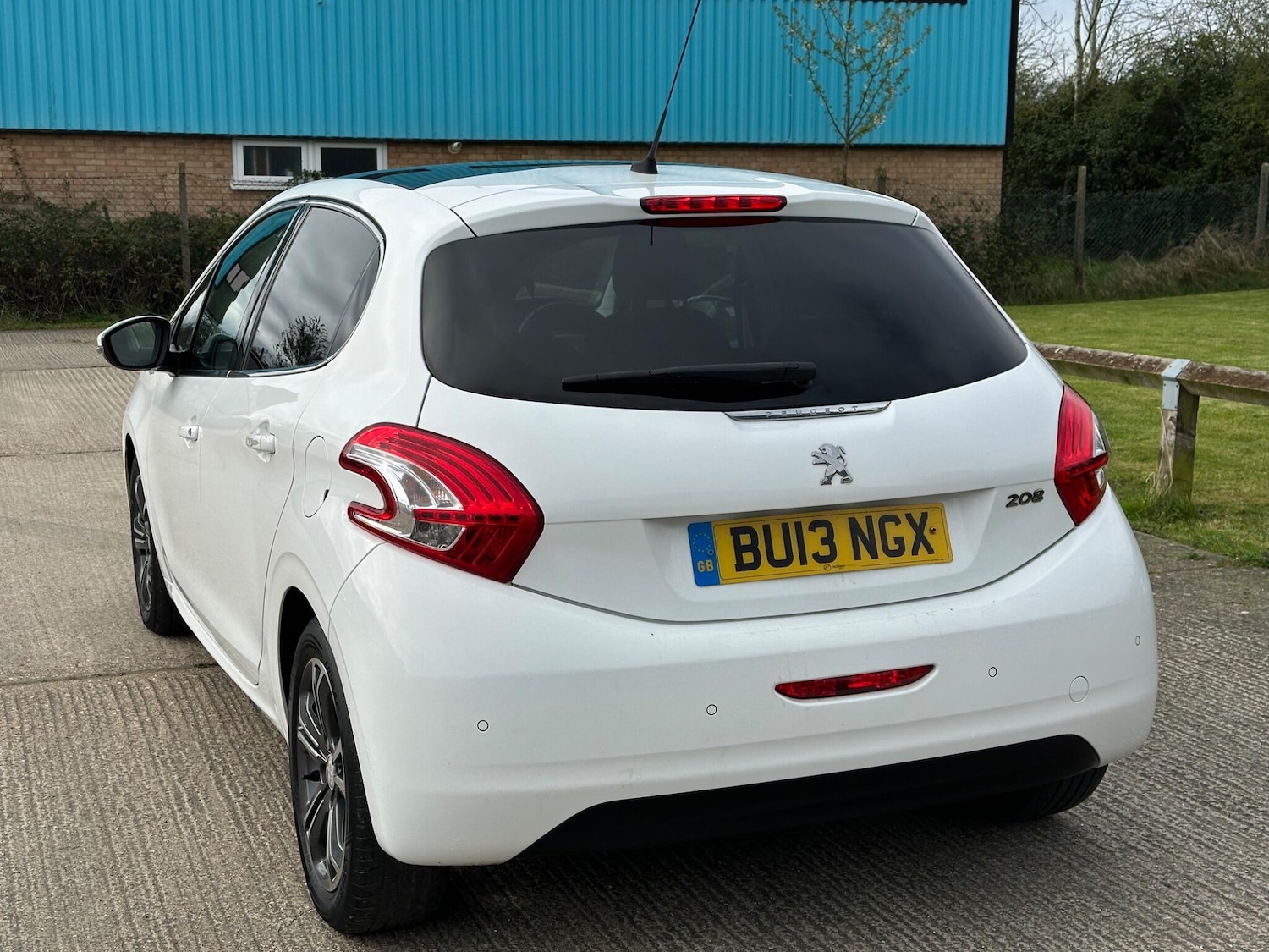 Used Peugeot 208 for sale - 78127904: Photo 4