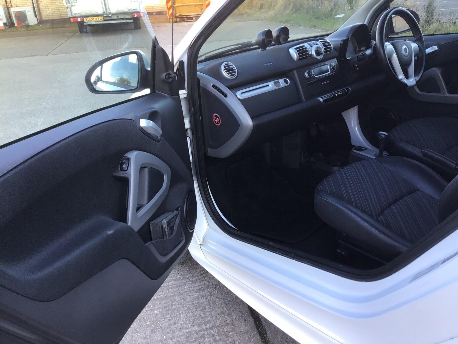 Used smart fortwo 2014 for sale - 77613801: Photo 19