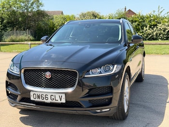 Used Jaguar F-Pace 2017 for sale - 79389649: Photo