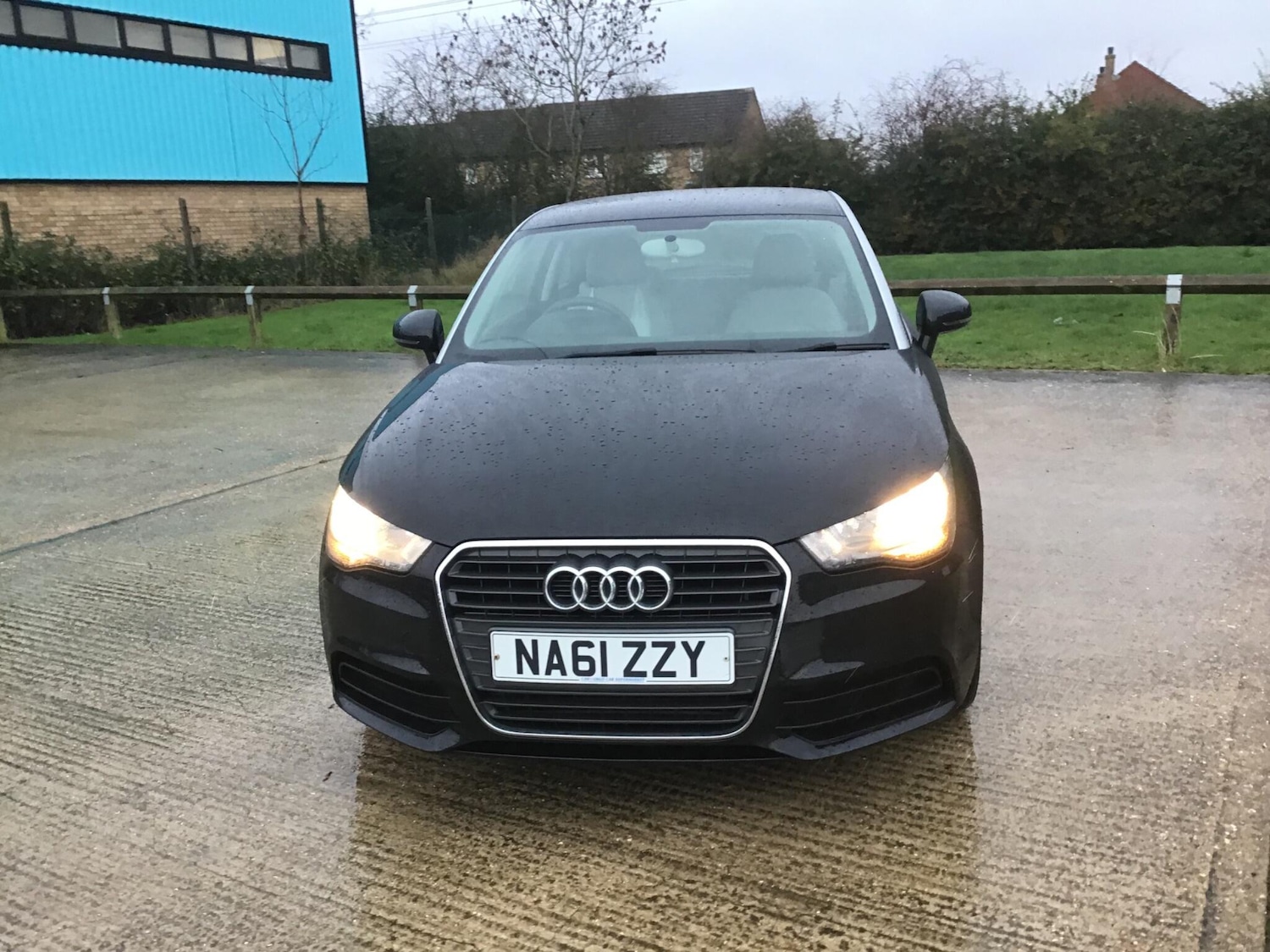Used Audi A1 2011 for sale - 77613811: Photo 2