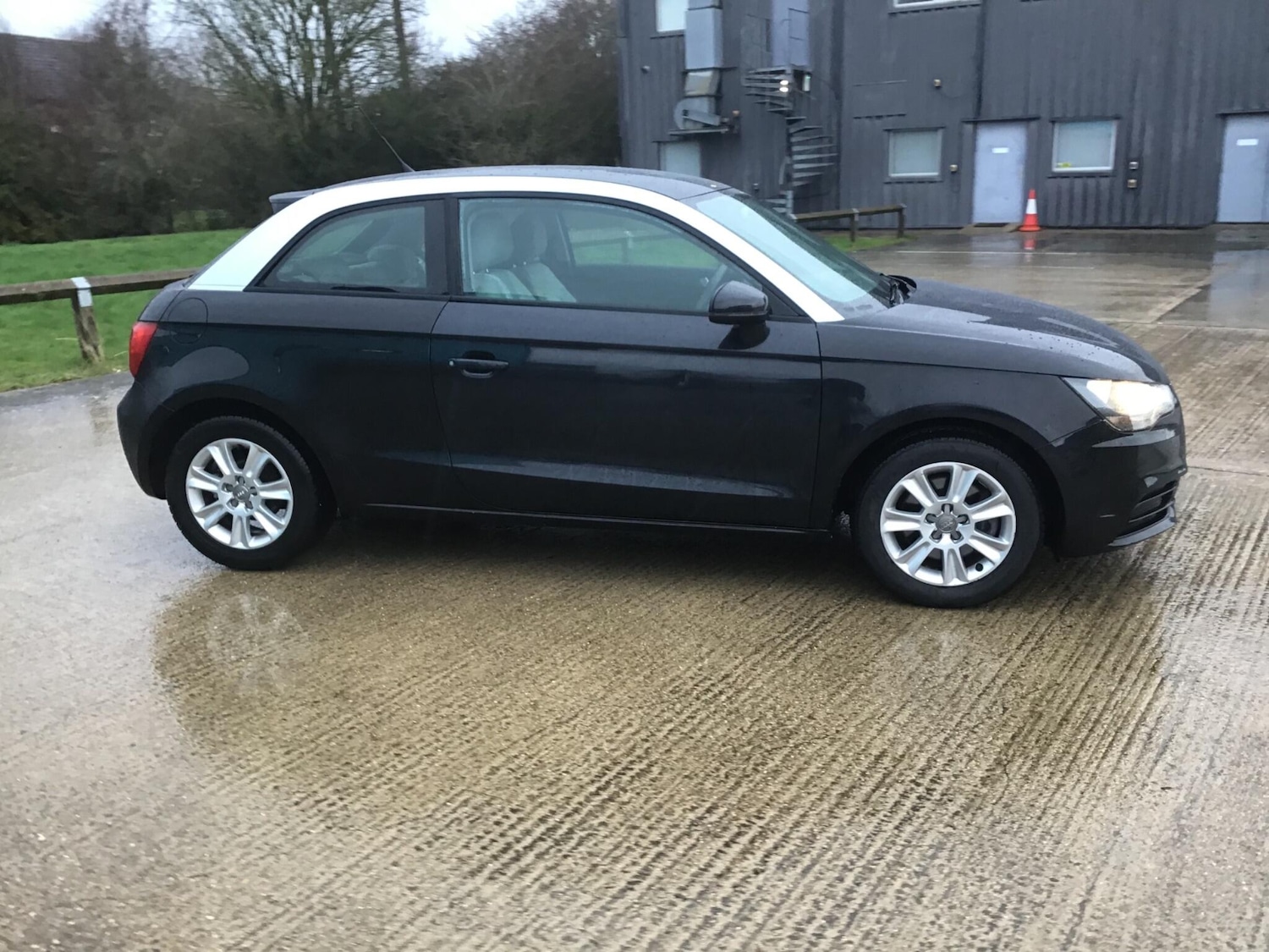 Used Audi A1 2011 for sale - 77613811: Photo 23