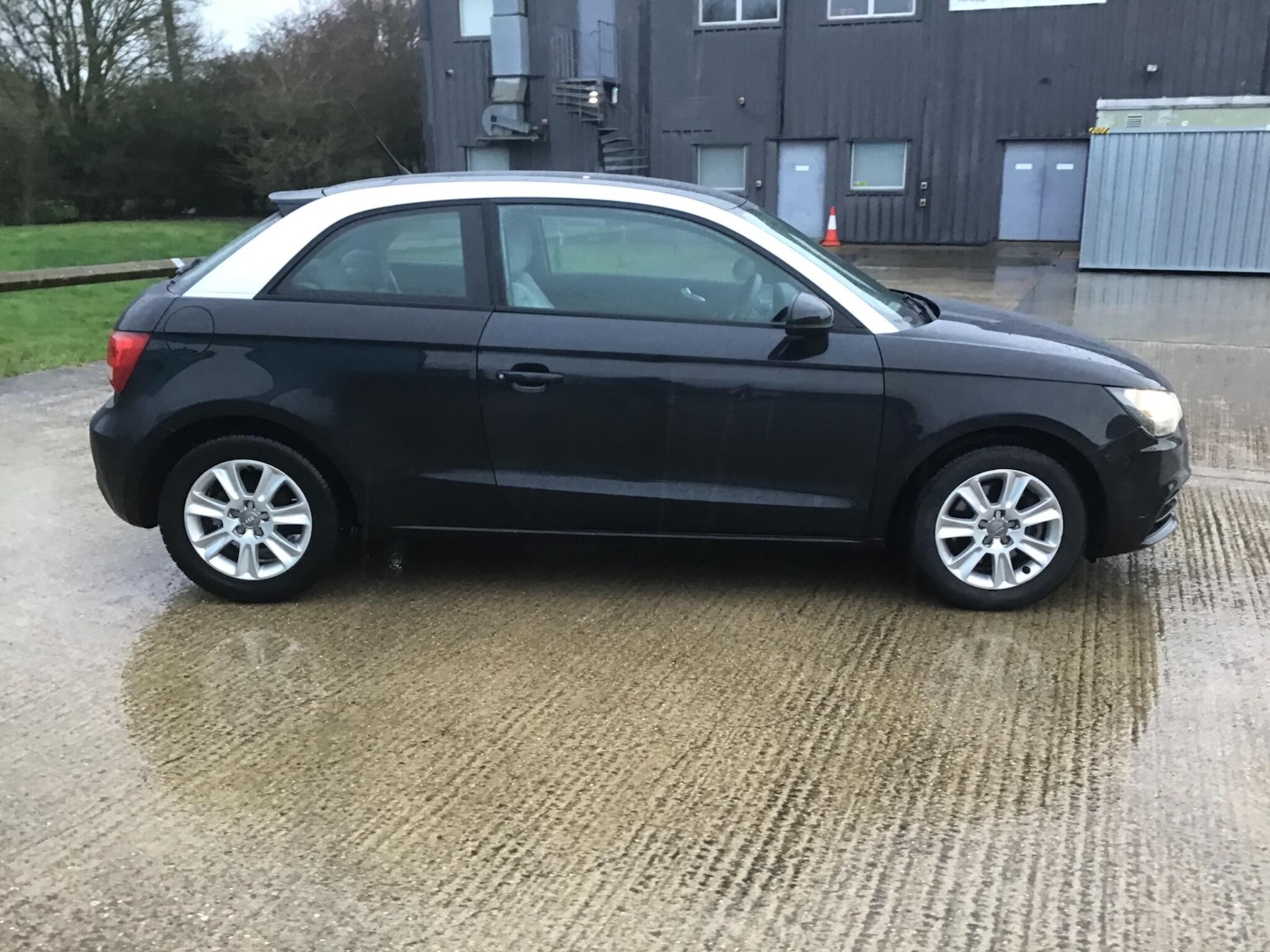 Used Audi A1 2011 for sale - 77613811: Photo 24