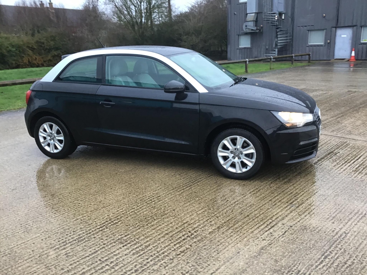 Used Audi A1 2011 for sale - 77613811: Photo 9