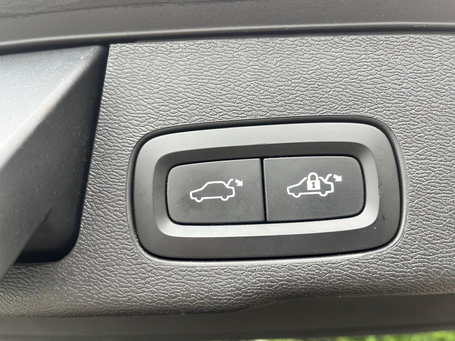 Used Volvo XC60 2017 for sale - 76794022: Photo 22