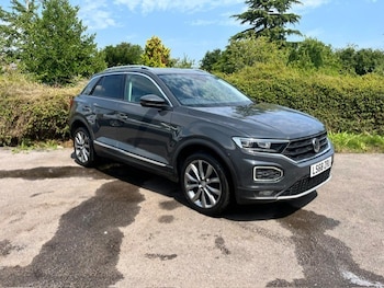 Used Volkswagen T-Roc 2018 for sale - 79302150: Photo