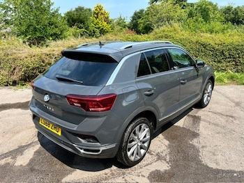 Used Volkswagen T-Roc 2018 for sale - 79302150: Photo