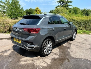 Used Volkswagen T-Roc 2018 for sale - 79302150: Photo