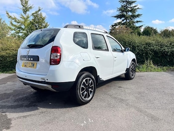 Used Dacia Duster 2017 for sale - 76093733: Photo