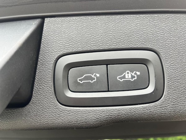Used Volvo XC60 2017 for sale - 75740390: Photo 22
