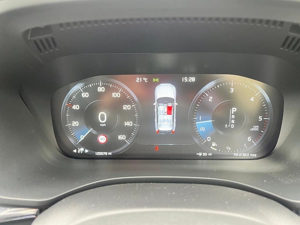 Used Volvo XC60 2017 for sale - 75740390: Photo 8