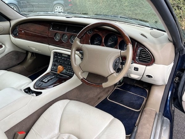 Used Jaguar XKR 1999 for sale - 74983912: Photo 7