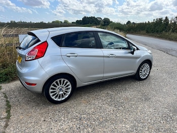Used Ford Fiesta 2014 for sale - 79608628: Photo