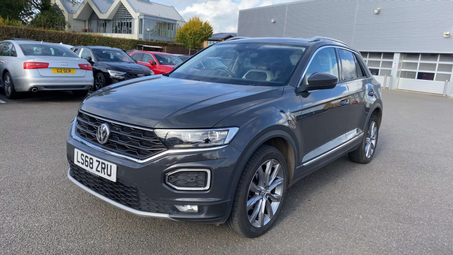 Used Volkswagen T-Roc 2018 for sale - 78004585: Photo 2