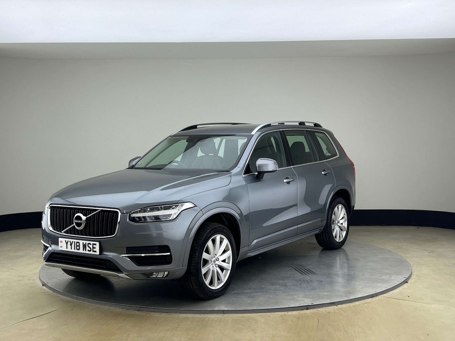 Used Volvo XC90 2018 for sale - 76618569: Photo 2